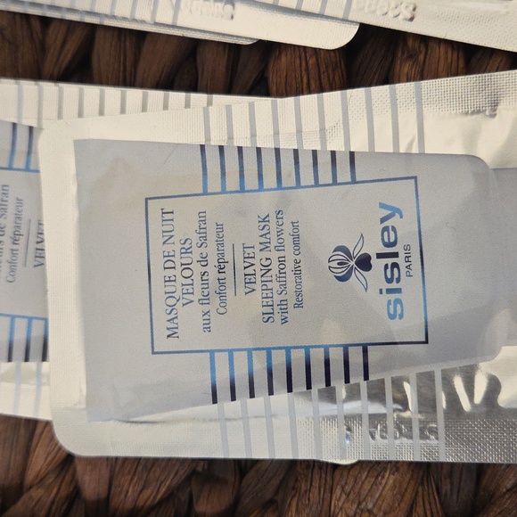 17 Sisley Paris samples - Picture 15 of 16